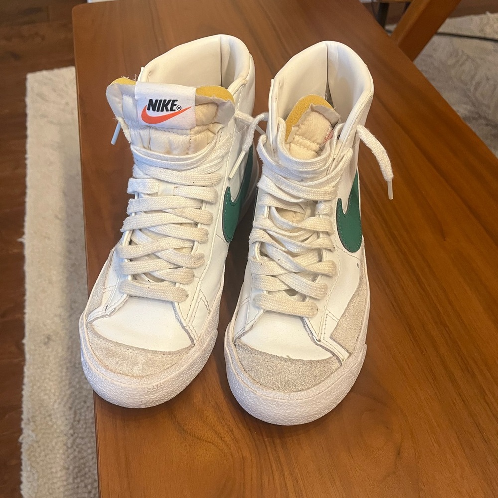 Nike women’s High-Top Blazer Sneakers - White and Green